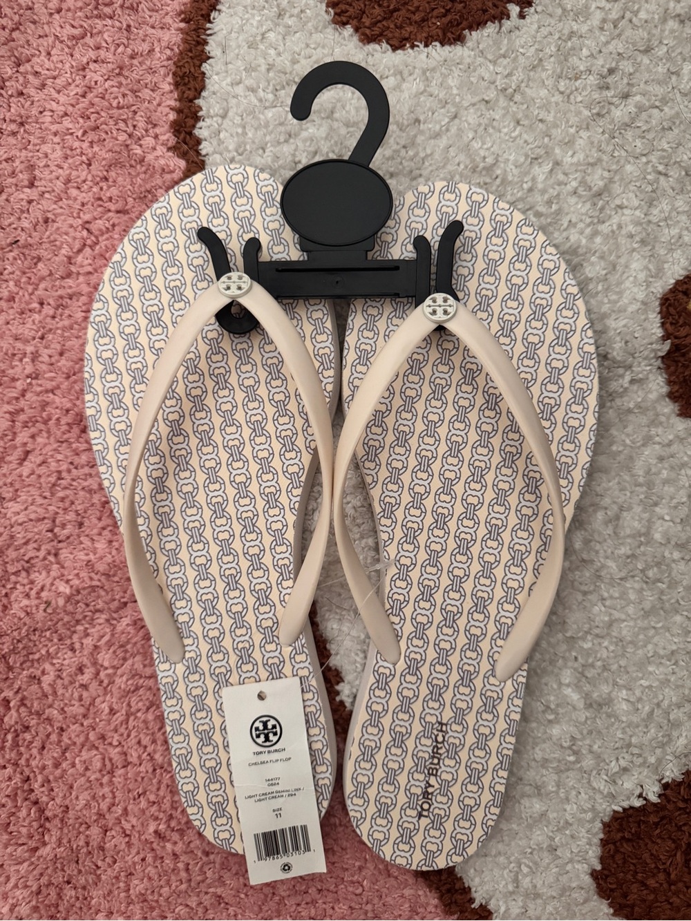 New with tag Tory Burch Chelsea Flip Flop Sandals Light Cream size 11
